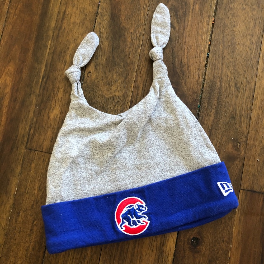 New Era Cubs infant knotted beanie
